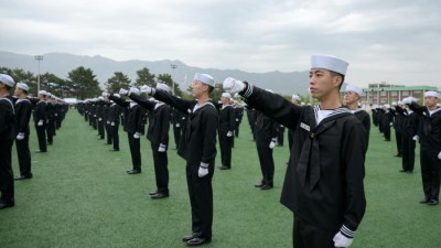 대한민국 바다 굳건히 지켜나갈 해군병 힘찬 첫발